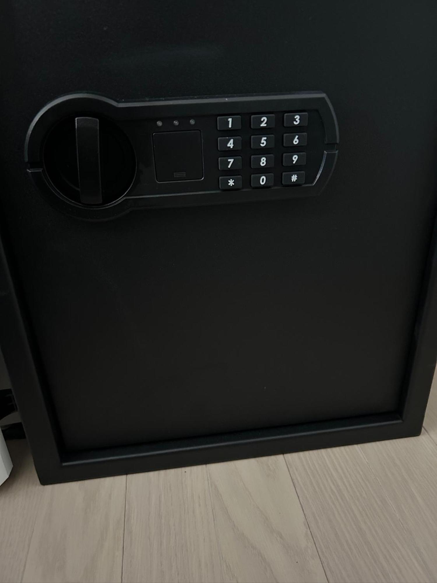 One Point Five Hotel Токио Екстериор снимка